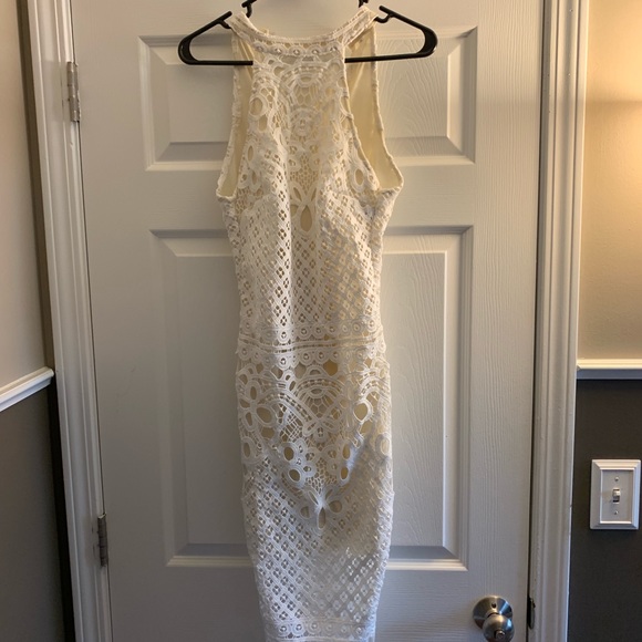 Dresses & Skirts - White midi lace dress.